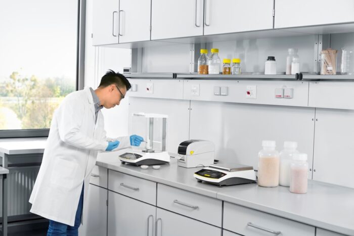 Entris® II Essential Line Analytical Balance