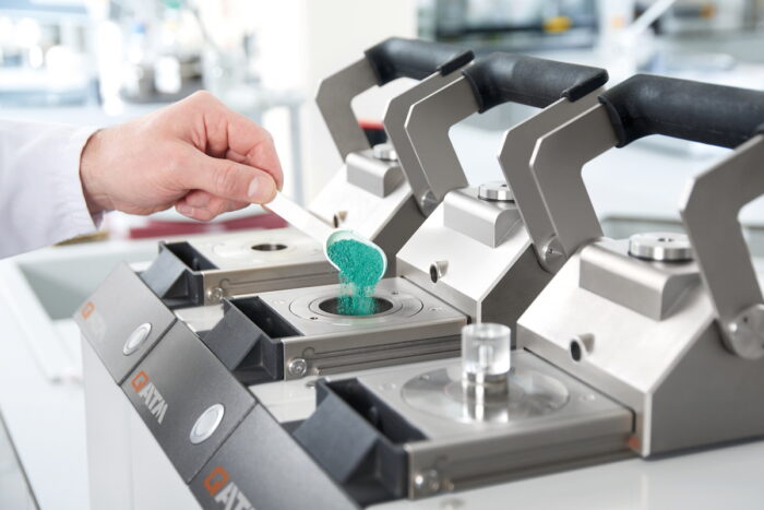 1800x1200px-vorlage-qpress-50-5 Hot Mounting Press Qpress 50