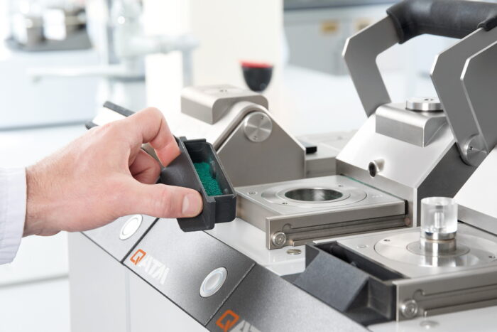 1800x1200px-vorlage-qpress-50-7 Hot Mounting Press Qpress 50