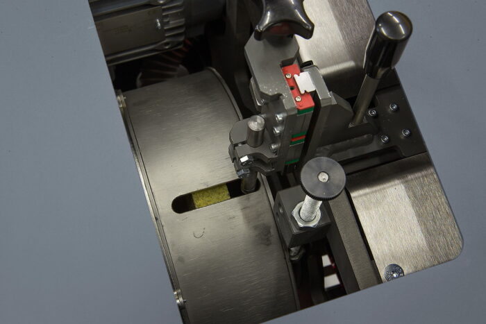 hardness-test-q750e-test-point-preparation-05 Hardness testing plant solutions Q750E