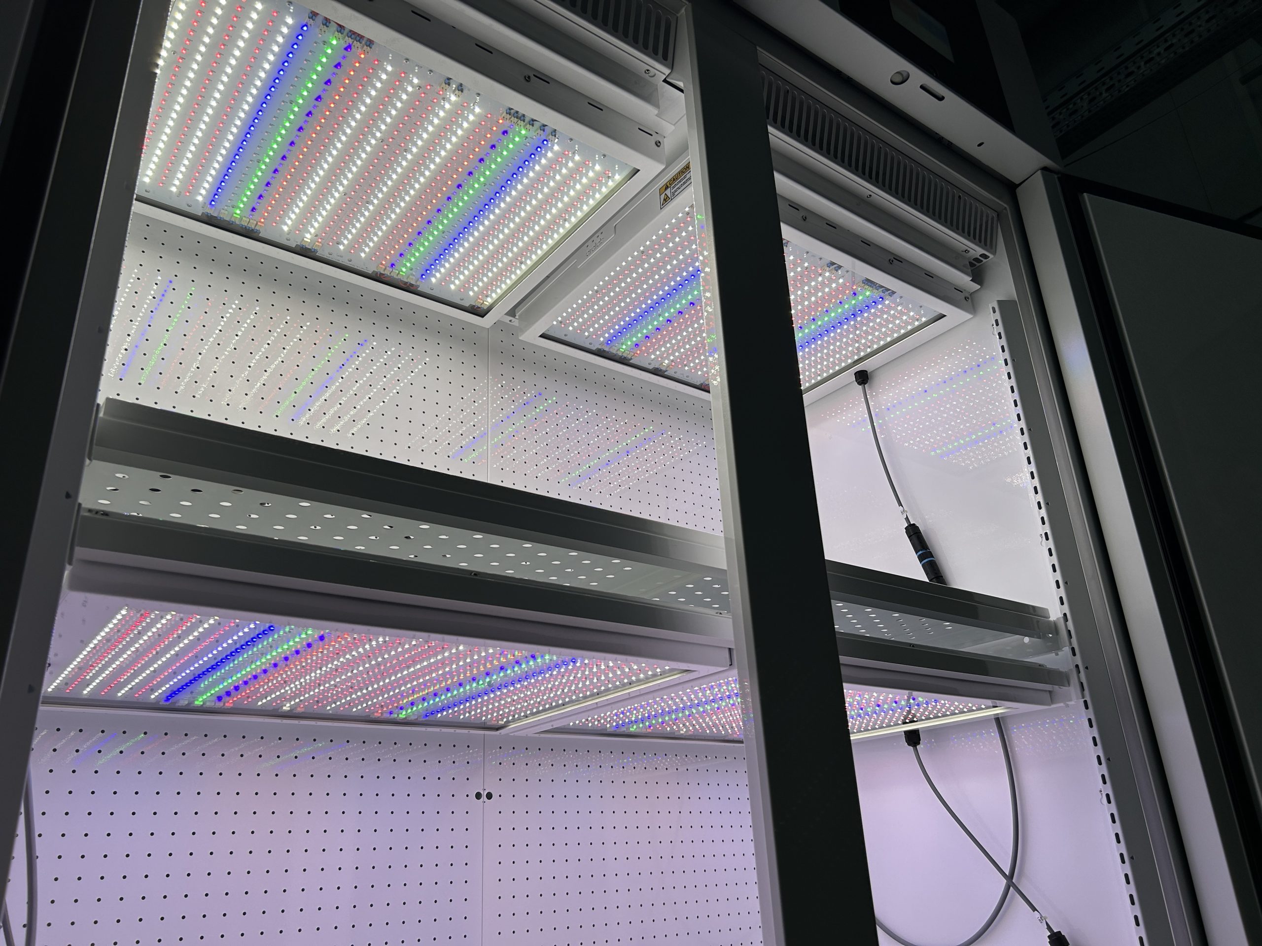 FitoClima-1200-growth-chamber-8IIA-LED_-6-scaled