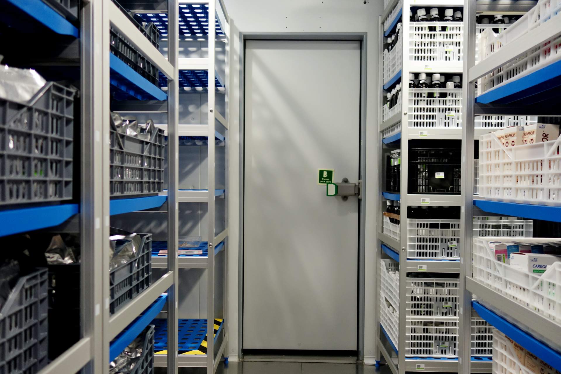 Aralab-Environmental-Stability-Rooms-BluStabil-installation-interior-1