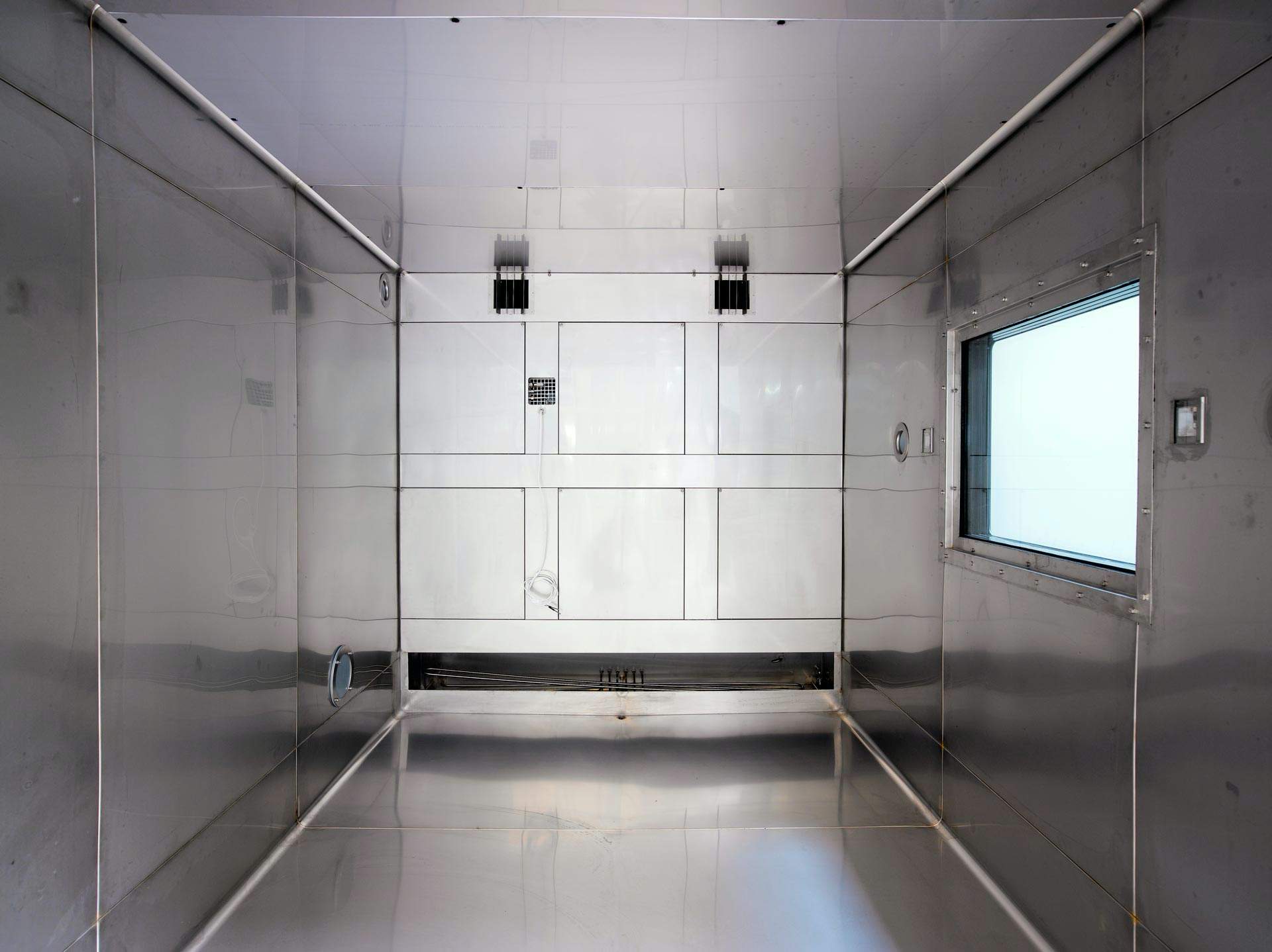 Aralab-TESTING-Climatic-Testing-walk-in-chamber-interior