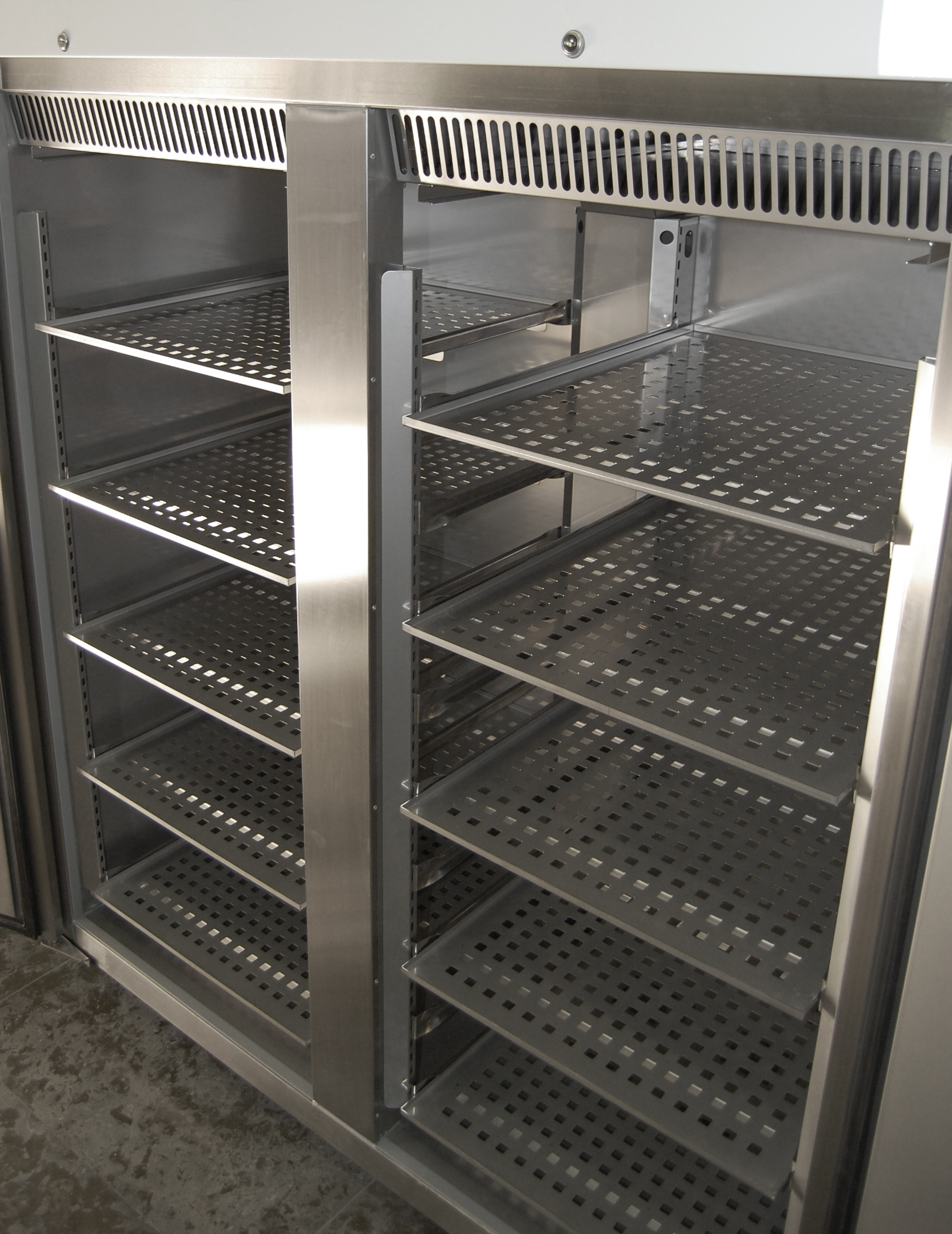 Stability-reinforced-shelves