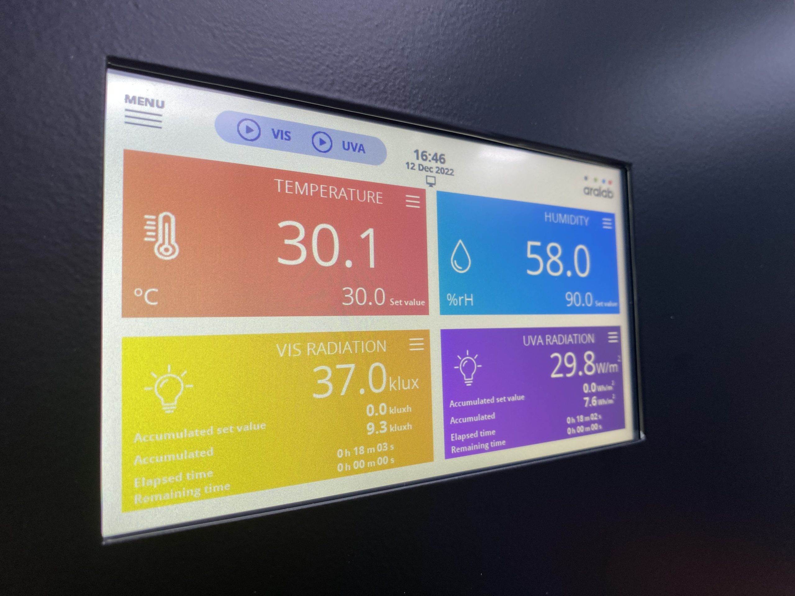 aralab-photostability-testing-controller-scaled